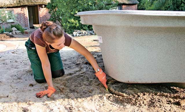 pond-based-plastic-container-08.bmp