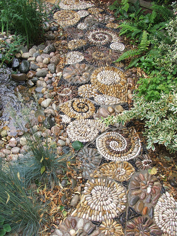 garden-pebble-path-03.jpg