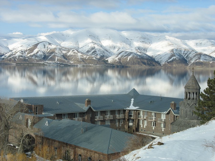 ozero_sevan_dostoprimechatelnost_armenii_14.jpg